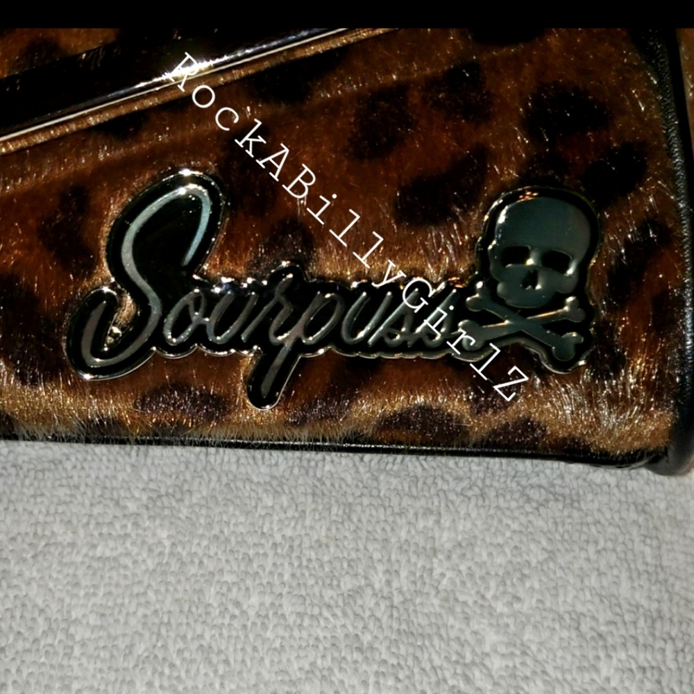 Sourpuss Tan Leopard Faux Fur Magnetic Closure Clutch Purse w Black Satin Lining - Picture 3 of 10